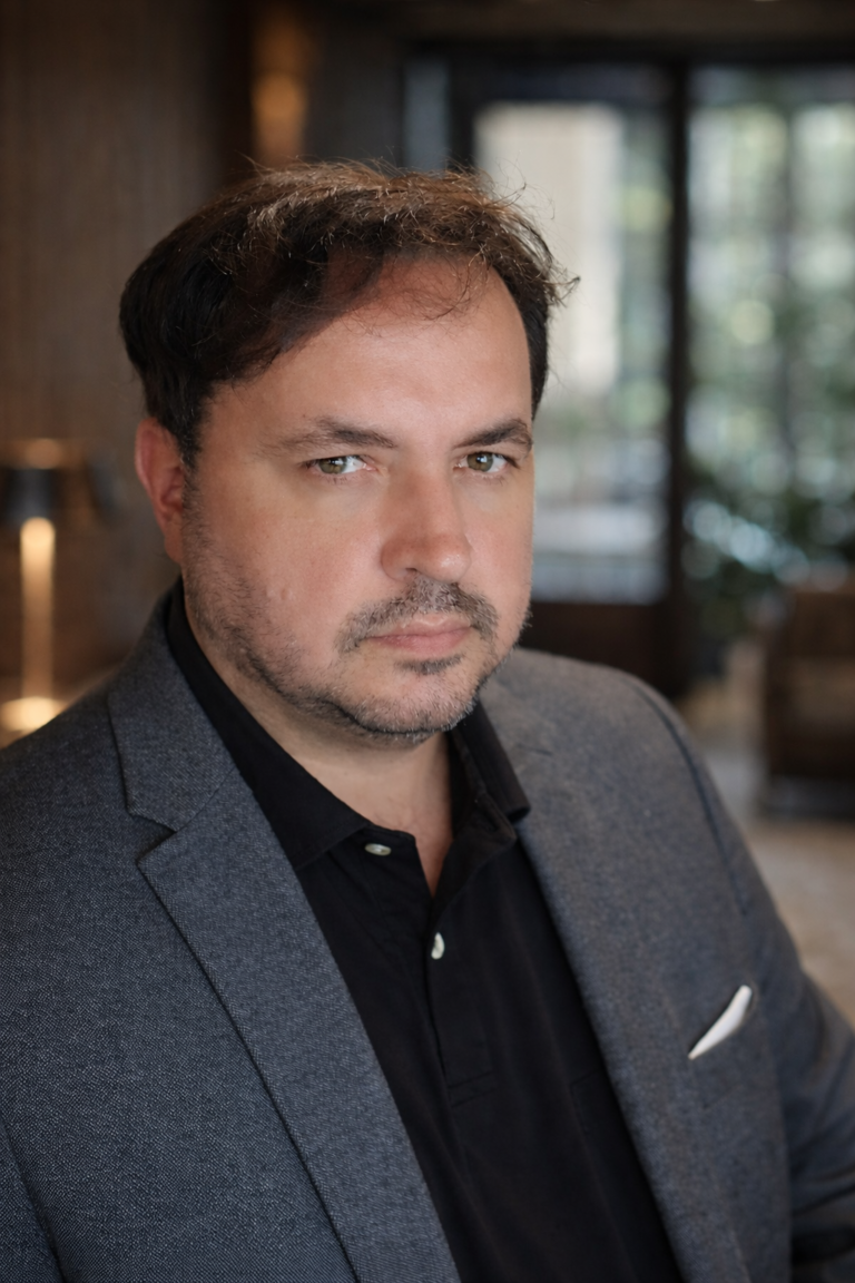 INVESTOR
